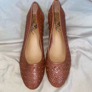 Patricia Nash size 8 Allegra brown weaved flats with block heel.